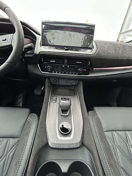 Nissan Qashqai (2026) Tekna Plus 4x4 1.3T 116kw AT - fotka 9 z 9