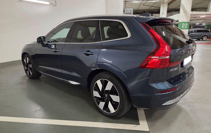 Volvo XC60 (2025) PLUS Bright T6, záruka 2030 - fotka 3 z 17