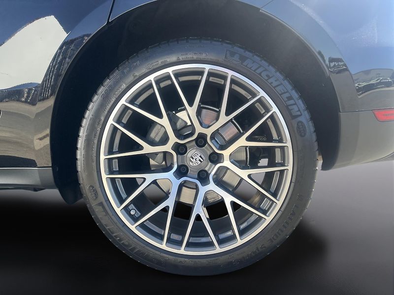 Porsche Macan S - fotka 14 z 28
