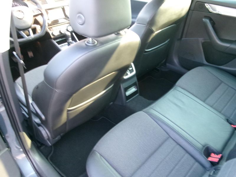 Škoda Octavia (2014) 1,2TSI NAVI DSG AC BT VÝHŘEV - fotka 11 z 34