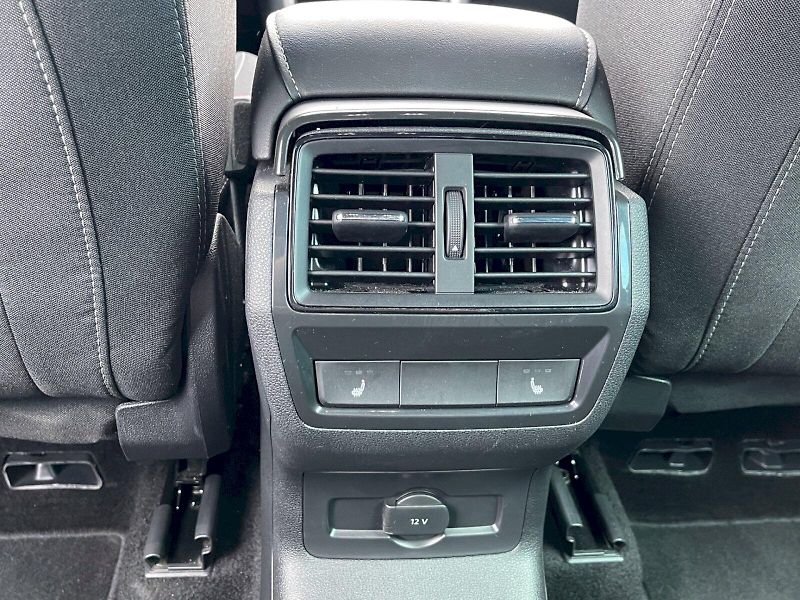 Škoda Karoq (2024) 2.0 TDI 110 kW 4x4 DSG SportLi - fotka 26 z 35