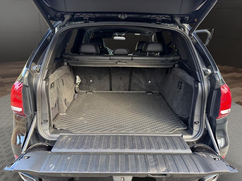 BMW X5 (2014) X5 4.0D 230KW M-PAKET - fotka 20 z 26