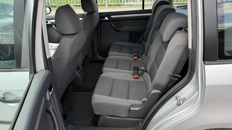 Volkswagen Touran 1.6TDi*77kW*COMFORT-LINE*1.MAJ - fotka 8 z 16