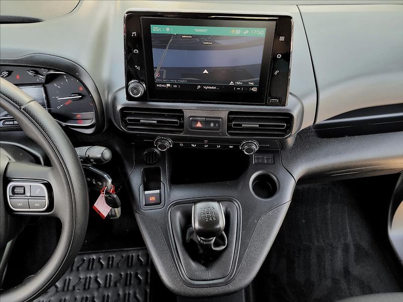 Citroën Berlingo 1,5 HDI,XL,7míst,navi,tažné - fotka 34 z 49