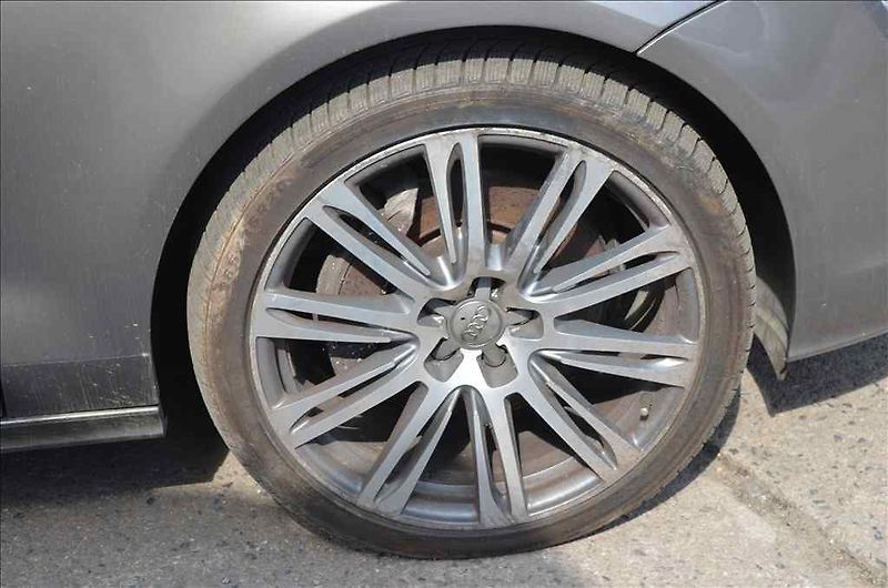 Audi A7 (2011) SPORTBACK 3,0 TFSI QUATTRO - fotka 12 z 27