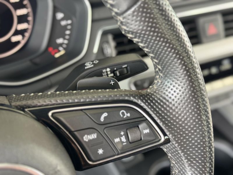 Audi A5 3,0TDI Q*200kW*S-LINE*KeyLess - fotka 29 z 38