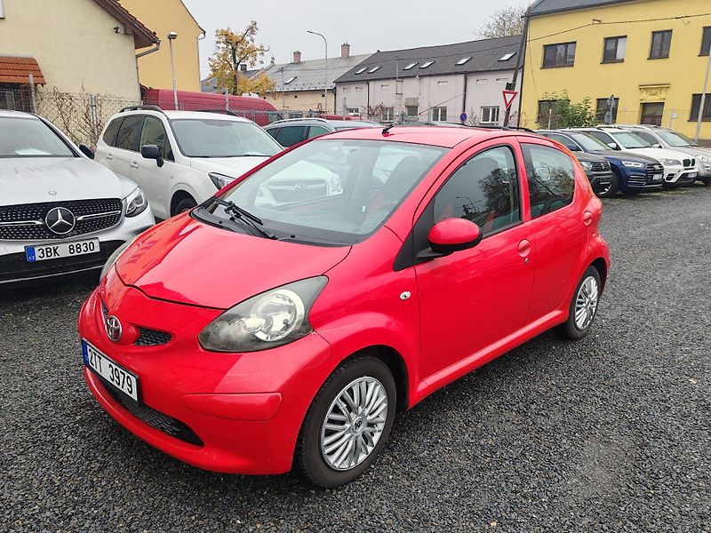 Toyota Aygo 1.0  - fotka 2 z 20