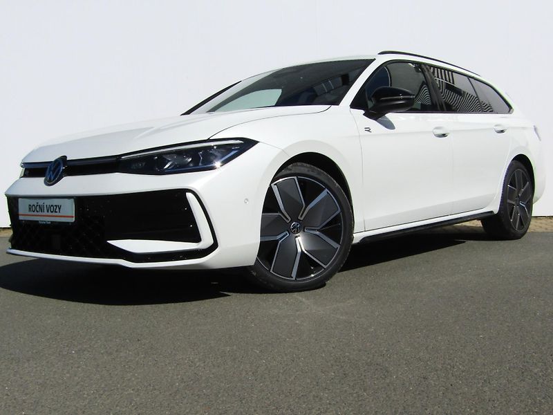 Volkswagen Passat R-Line People 2,0 TDI 110 kW - fotka 6 z 30