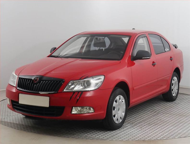 Škoda Octavia (2009) Ambiente 1.6, nová STK - fotka 2 z 15