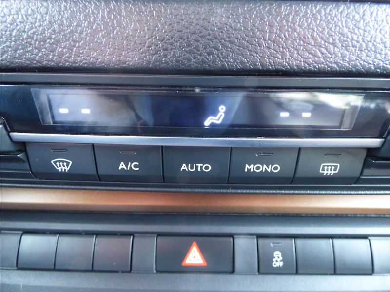 Toyota ProAce 2,0 130kw,automat  Family Comf - fotka 40 z 54