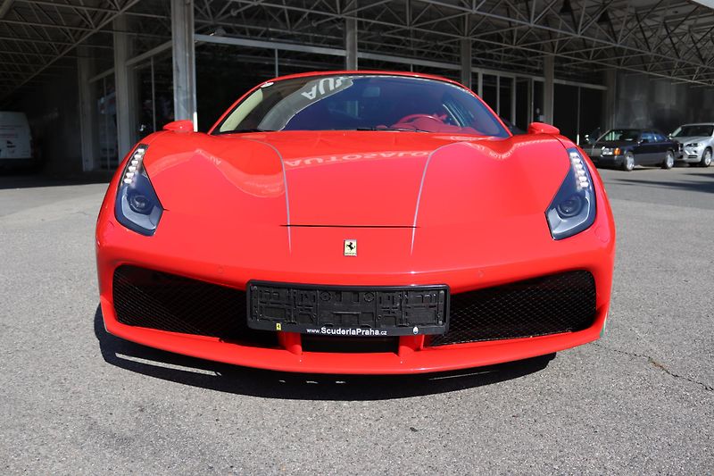 Ferrari 488 (2019) 488 GTB | 1. Majitel | ČR  - fotka 4 z 75
