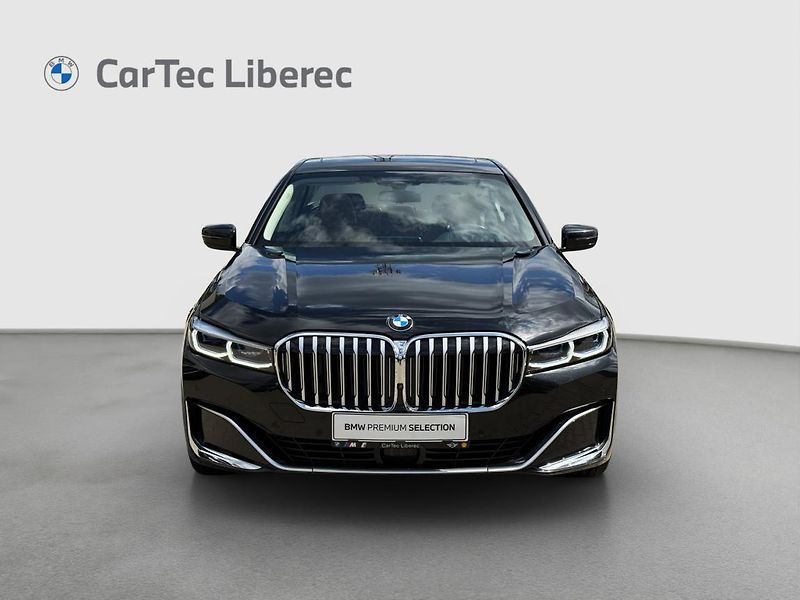 BMW Řada 7 730d xDrive Limousine - fotka 17 z 21