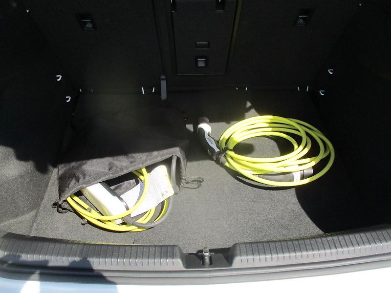 Volkswagen ID.3 PRO PERFOR 150kW (62kWh) 93TKM - fotka 43 z 51