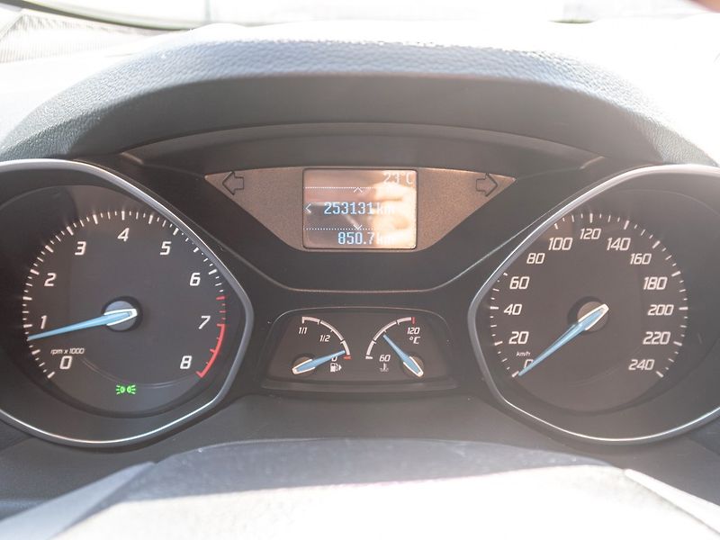 Ford C-MAX (2011) 1.6T 110KW - fotka 22 z 49