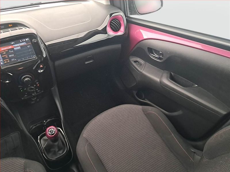 Toyota Aygo (2019) 1.0 VVT-i, Tempomat - fotka 8 z 18
