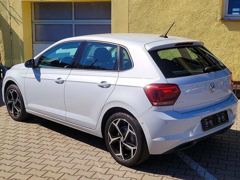 Volkswagen Polo DSG Highline CEBIA             - fotka 8 z 46