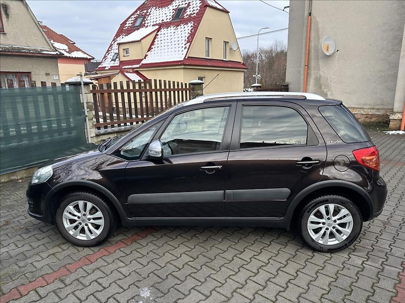Suzuki SX4 1,6 1.majitel ! - fotka 8 z 21
