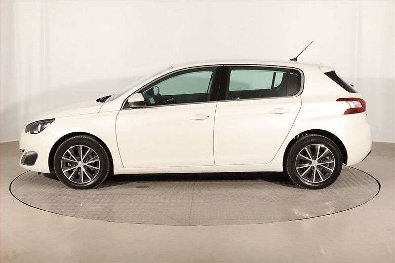 Peugeot 308 (2017) 1.6 BlueHDi, Serv.kniha, Navi - fotka 3 z 26