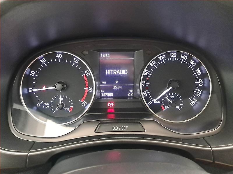 Škoda Fabia (2018) Style 1.0 TSI, Serv.kniha - fotka 11 z 16