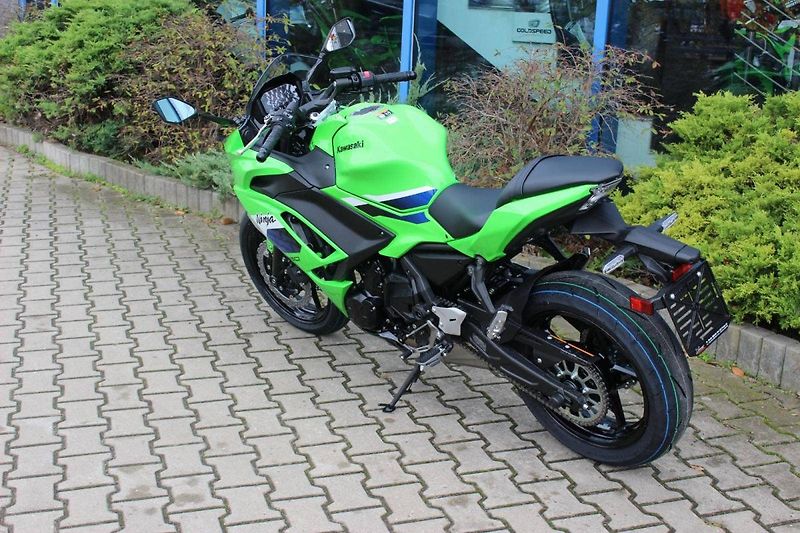 Kawasaki Ninja 650 KRT Edition (2026) Ninja 650 zelená 2026 - fotka 9 z 9