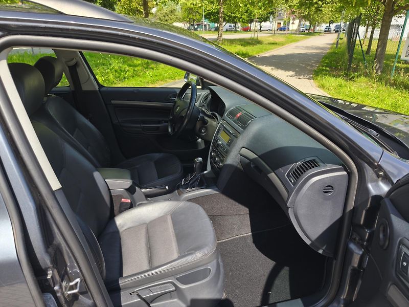 Škoda Octavia 2.0 FSI kombi Elegance LPG - fotka 22 z 29
