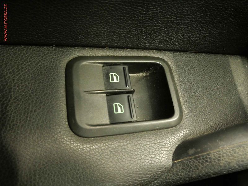 Škoda Yeti (2012) 1.2TSi, ČR, AC, tažné - fotka 14 z 19