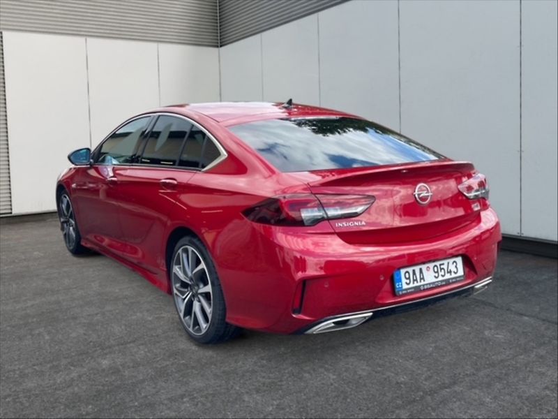 Opel Insignia 2,0 T 169k GSi 4x4 AT - fotka 4 z 11