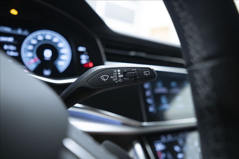 Audi Q7 3,0 TDI QUATTRO S-LINE ČR - fotka 25 z 45