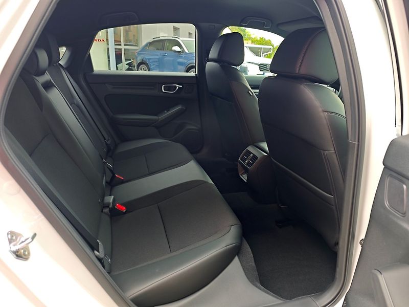 Honda Civic (2026) 2.0 e:HEV SPORT SKLADEM - fotka 10 z 37