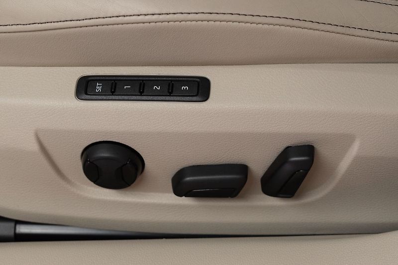 Škoda Superb TDI 147kW L&K 4x4*DPH*ČR 1.MAJ - fotka 18 z 52
