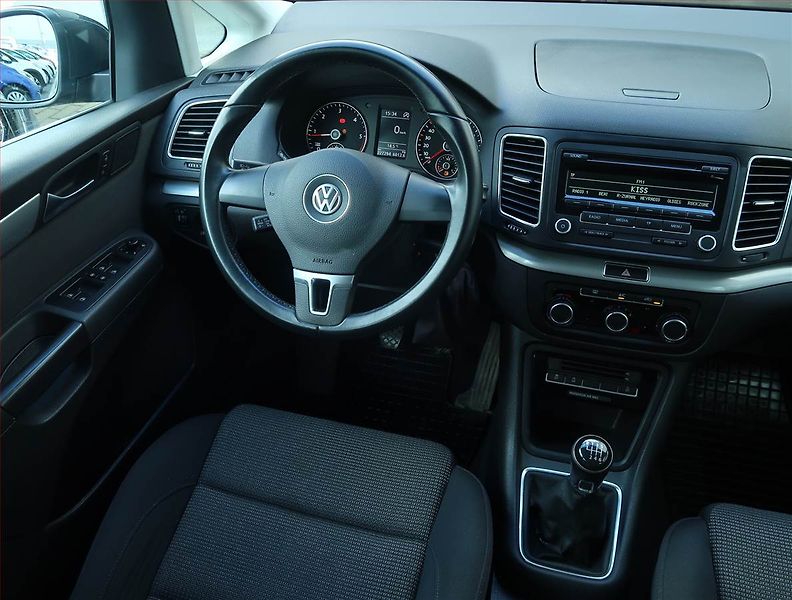 Volkswagen Sharan (2014) 2.0 TDI, Serv.kniha, Tempomat - fotka 7 z 15