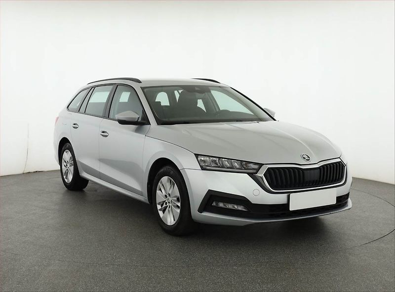 Škoda Octavia (2023) Ambition 2.0 TDI, ČR,1.maj - fotografie inzerátu