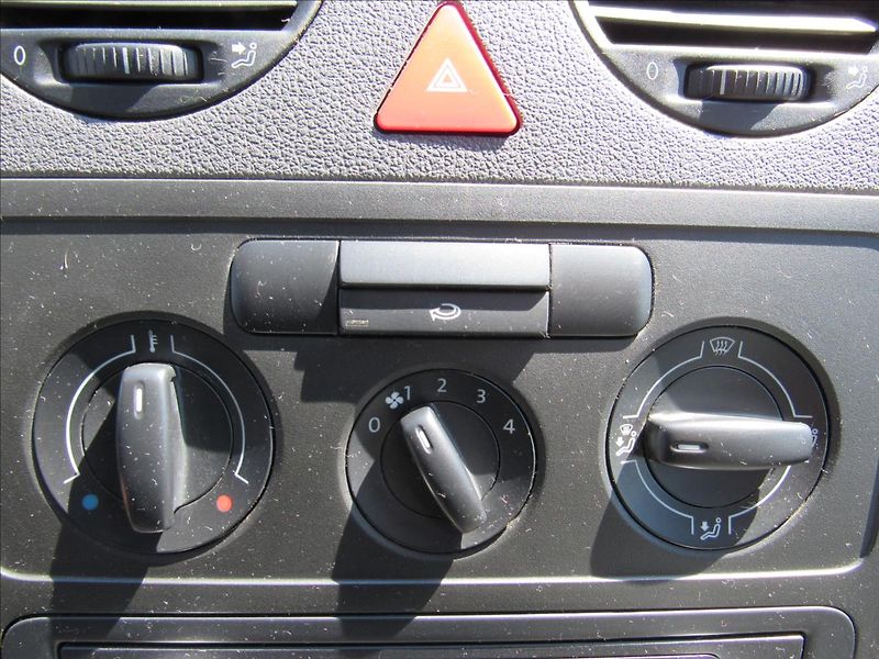 Volkswagen Caddy 1,9 TDi 77kW - fotka 14 z 23