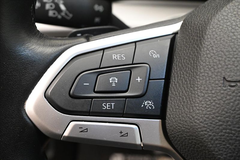 Volkswagen Golf 2,0 TDI 110 kW DSG Business Zá - fotka 22 z 28