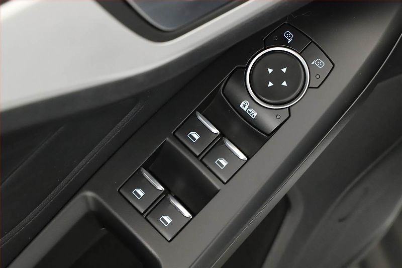Ford Focus (2019) 1.0 EcoBoost, Tempomat - fotka 14 z 17