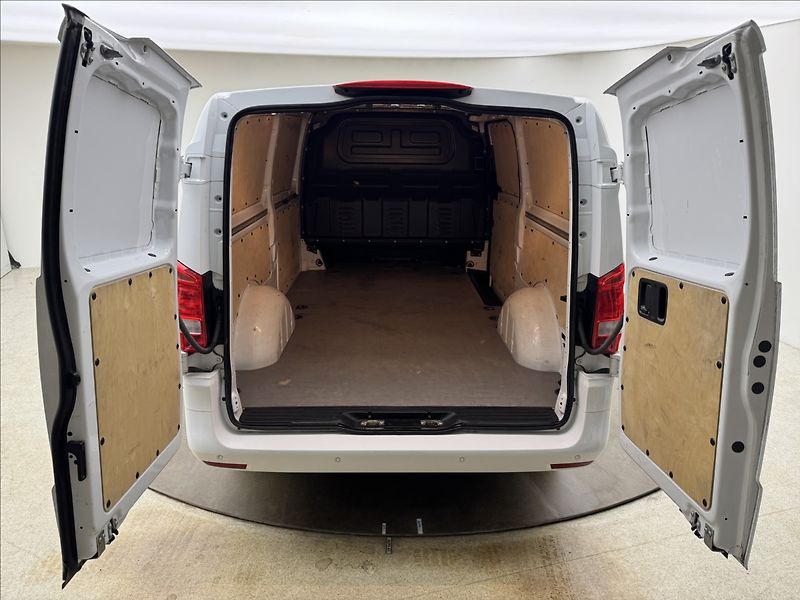 Mercedes-Benz Vito 1,8 LONG LED DPH VÝHŘEV KAMERA - fotka 44 z 44