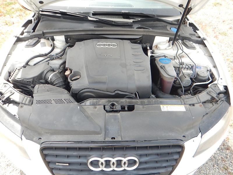Audi A5 2.0 TDI, MANUÁL, DIGIKLIMA - fotka 25 z 29