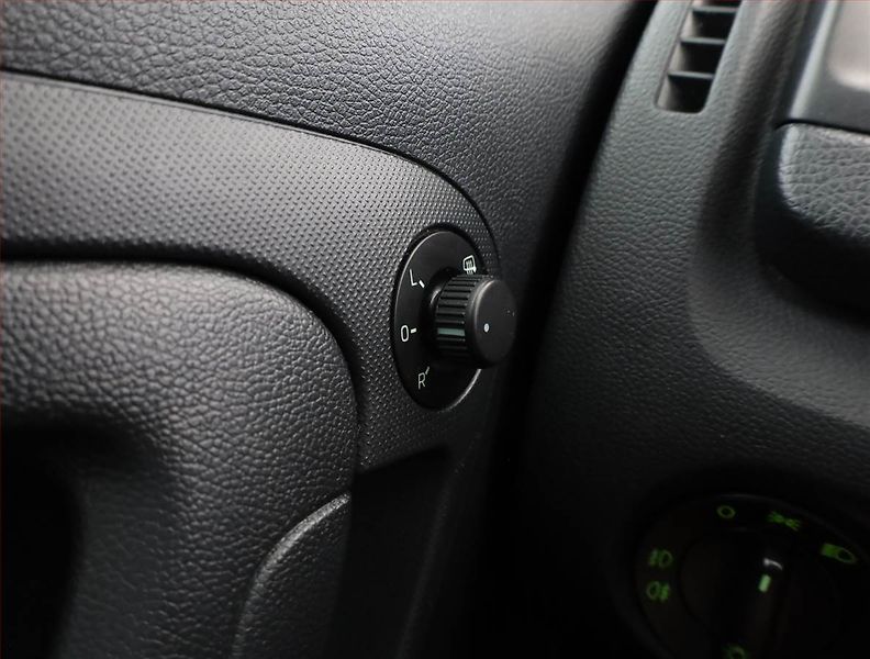 Škoda Fabia (2014) Ambiente 1.2 TSI, Serv.kniha - fotka 14 z 17