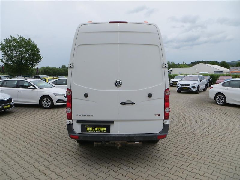 Volkswagen Crafter 2,0 TDI L3H3 5míst TZ Nez.top - fotka 6 z 23