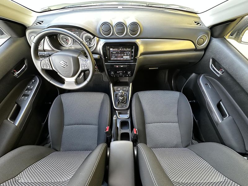 Suzuki Vitara (2022) HYBRID 1.4/95kW *4x2* ČR  - fotka 6 z 39
