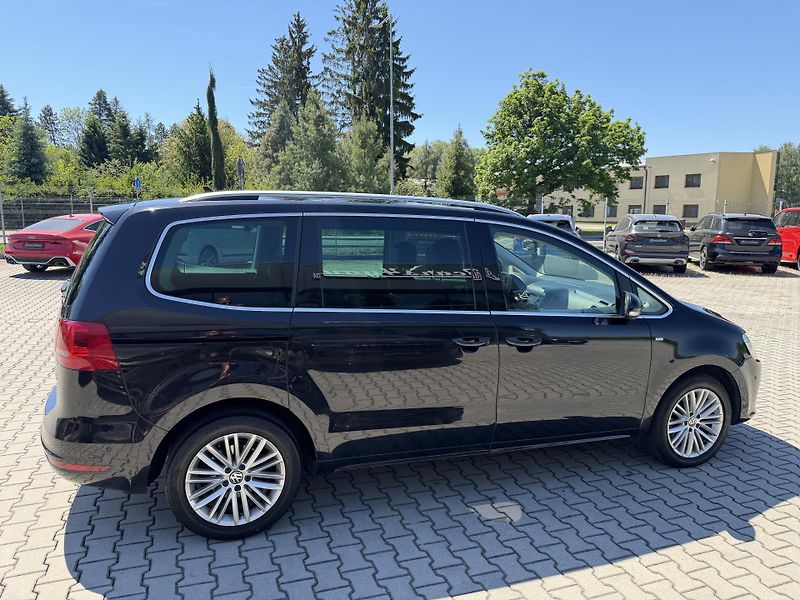 Volkswagen Sharan (2015) 2.0TDI 103kW DSG 7M EL. DVĚŘE - fotka 10 z 41