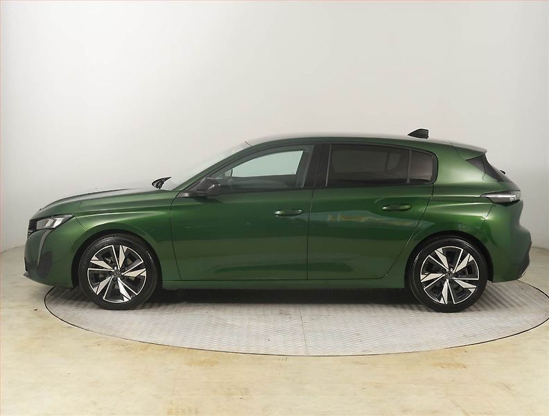 Peugeot 308 (2022) Allure 1.2 PureTech - fotka 3 z 19