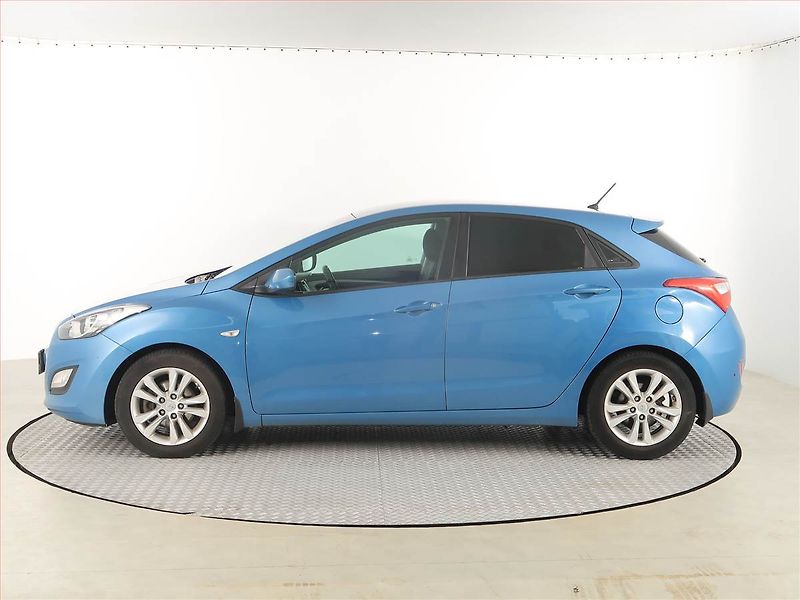 Hyundai i30 (2015) 1.6 MPI, Serv.kniha, Tempomat - fotka 3 z 17