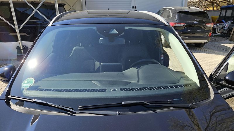 Ford Kuga (2023) 2.5i HEV 140 kW Titanium 4x4  - fotka 36 z 37