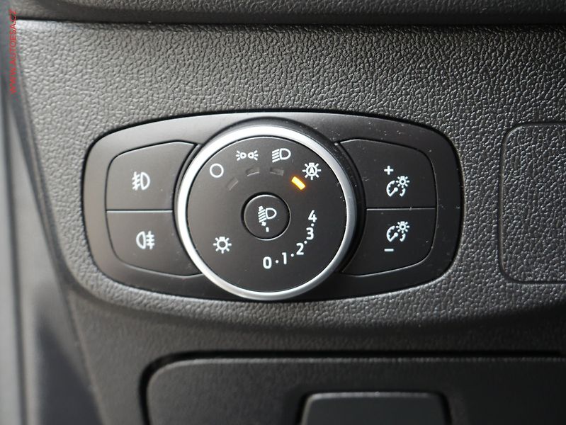 Ford Focus (2019) 1.5EB, Active, AT, navi, +ALU - fotka 18 z 21