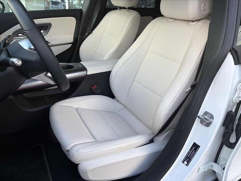Mercedes-Benz CLA 200 Progressive Premium - fotka 6 z 30