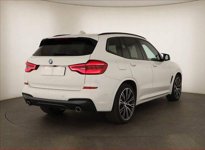 BMW X3 (2021) xDrive30d - fotka 5 z 18