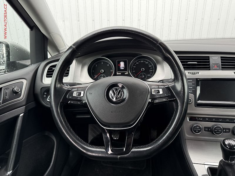 Volkswagen Golf (2015) 1.6TDi, ČR, Comfortline - fotka 12 z 16