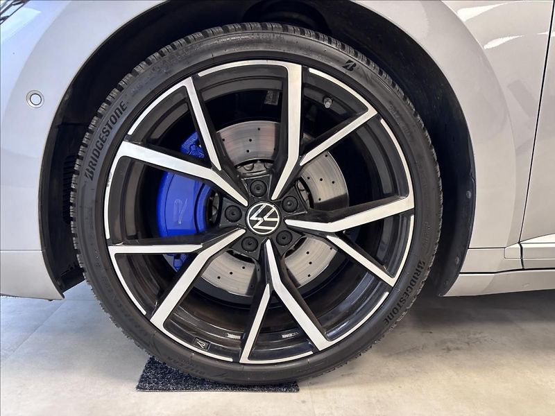 Volkswagen Arteon Shooting Brake R 2.0 TSI - fotka 4 z 22