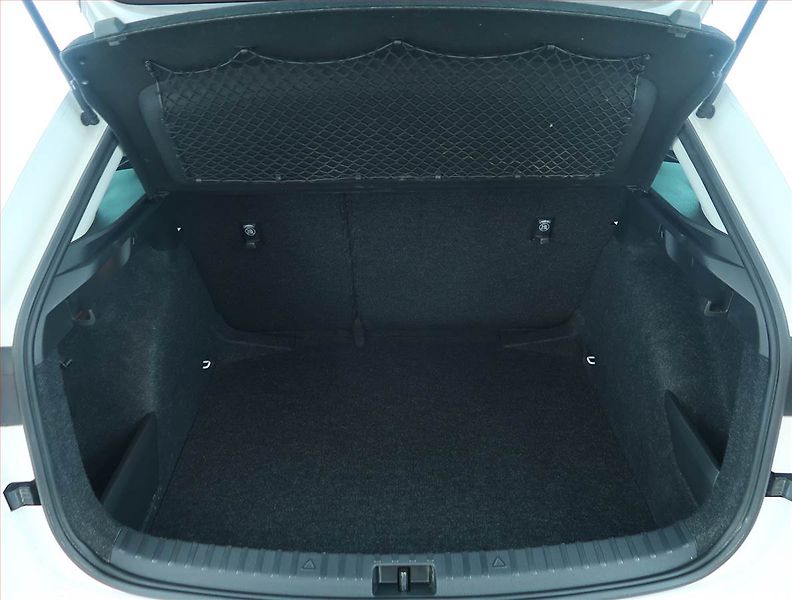 Škoda Scala (2020) Youbileum 125 1.0 TSI, ČR - fotka 13 z 16